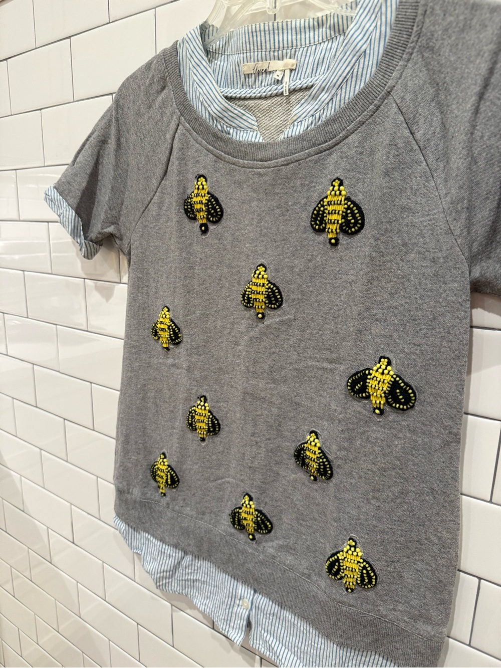 Anthropologie Floreat Gray Short-Sleeve Sweatshirt with Yellow Bee Embroidery - Picture 3 of 5